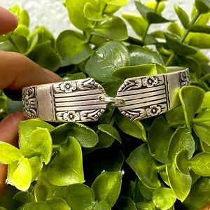 Unique vintage spoon bracelet w/mag closure